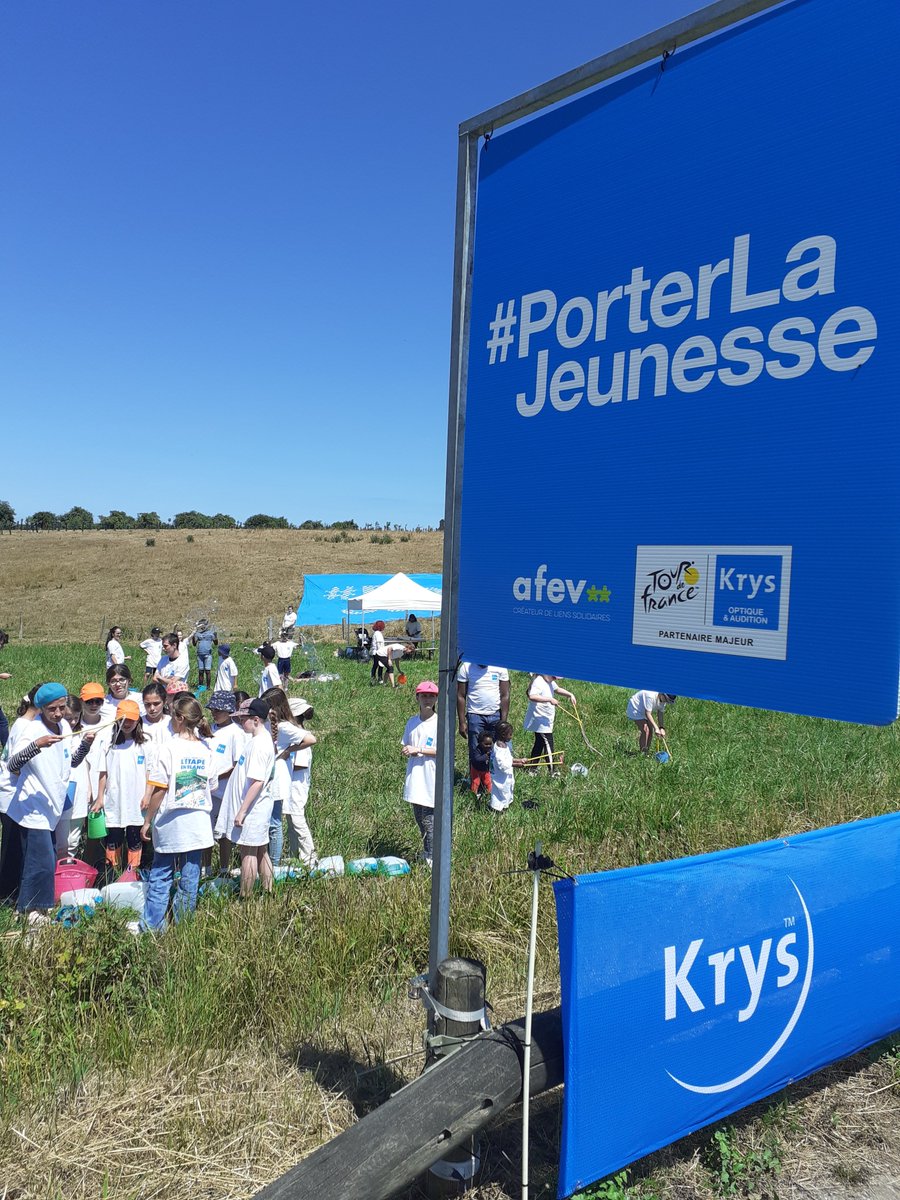 Aujourd'hui sur <a href="/LeTour/">Tour de France™</a> avec <a href="/AfevFrance/">Afev</a> et @AfevAmiens pour #PorterLaJeunesse avec les <a href="/opticiens_krys/">Opticien_Krys</a> ! 
Un maillot blanc de porté = 2h de mentorat de financé par <a href="/opticiens_krys/">Opticien_Krys</a> !
Cc <a href="/chrparis/">Christophe Paris</a> <a href="/AfevNord/">Afev Hauts de France</a> <a href="/afevlille/">AFEV Lille Métropole</a>