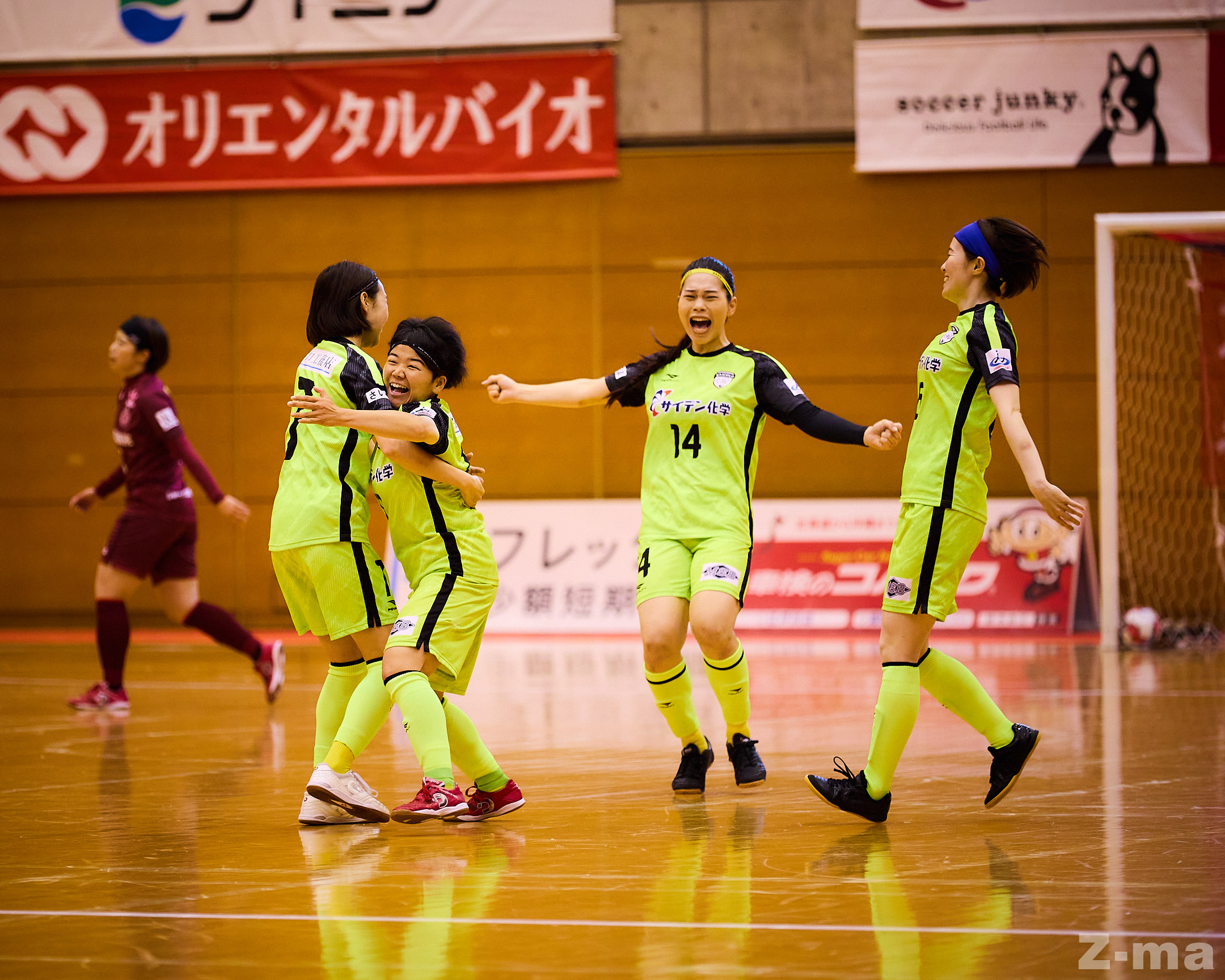 تويتر Z Ma على تويتر 22 7 3 日本女子フットサルリーグ第3節 Swhレディース西宮 Vs さいたまサイコロ さいたまサイコロ バルドラール浦安アリーナ 女子ｆリーグ T Co 7z3hzurdxx