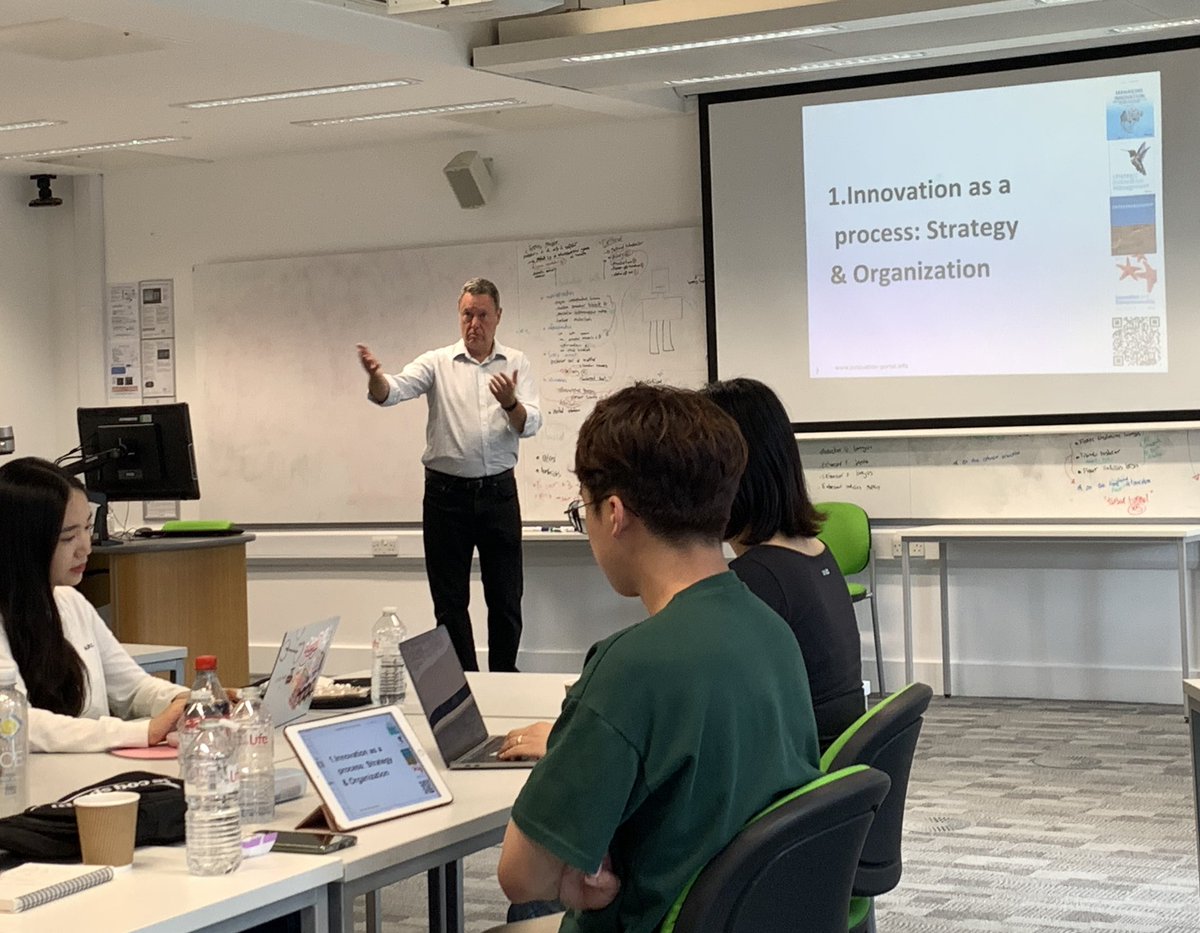 YounghaChang's tweet photo. Happy to work with my PhD supervisor Prof Joe Tidd to teach SNU students on innovation management #joetidd #managinginnovation #sprusnu https://t.co/SWCFYBulCQ