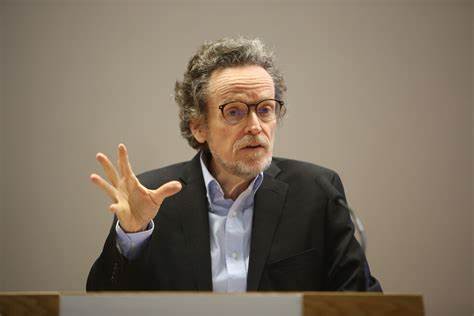 SocFilosofiaCLM's tweet photo. El 13 de agosto de 1953 nacía el filósofo alemán, #ThomasPogge: «Parece exagerado, incluso absurdo, culpar al orden económico mundial por la persistencia de la pobreza extrema en países que son gobernados por matones y sinvergüenzas evidentes». #EfeméridesFilosóficas https://t.co/d5fPSBSVzZ