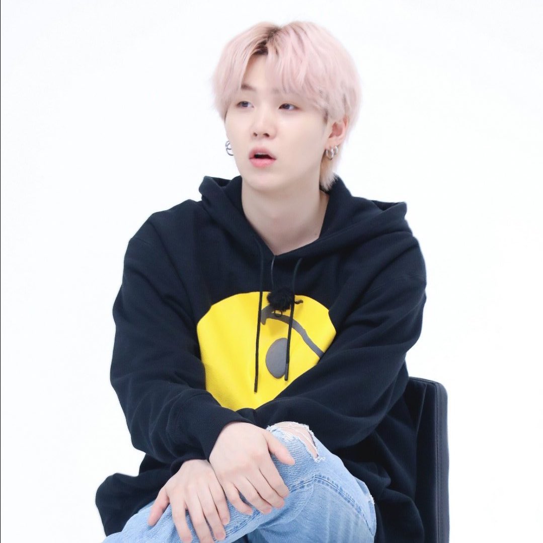 vminiecats's tweet photo. — El día de hoy se informó que el OST "Our Island (Prod. #SUGA of #BTS) para el juego BTS Island: In the SEOM, contará con un MV oficial el cual estará lanzándose el día de mañana, miércoles 6 de Julio. 

• Horarios ↓
#OurIsland #BTSisland #IntheSEOM  @BTS_twt https://t.co/IpSI9aUhmh
