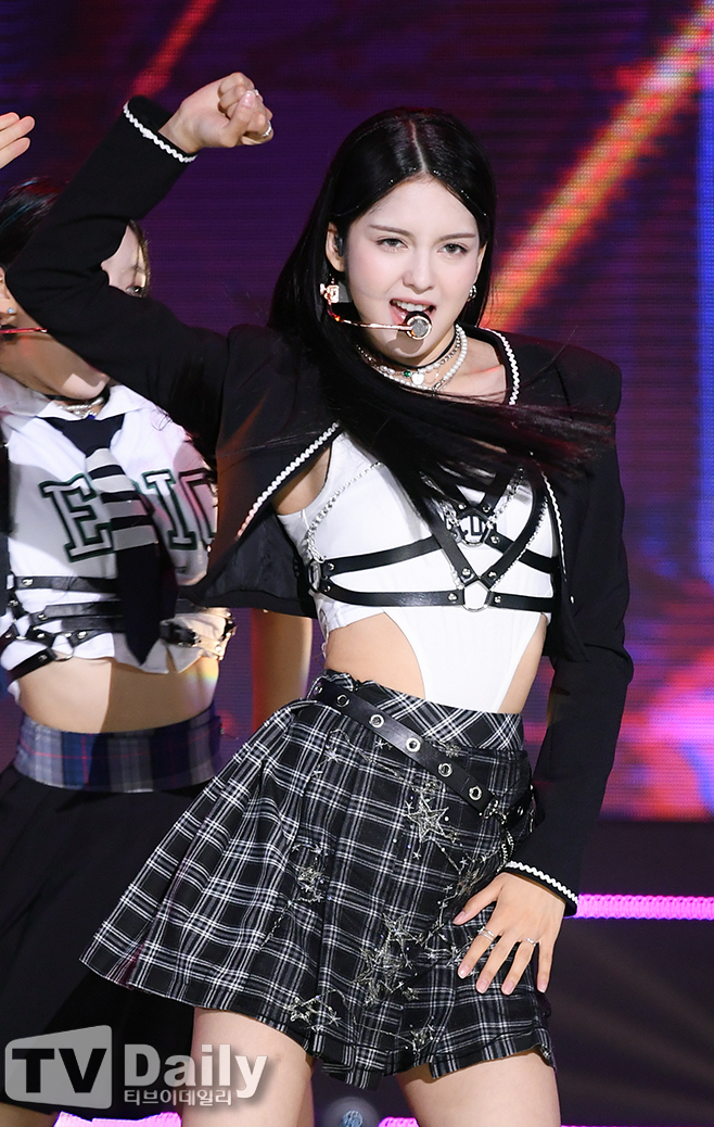 ChantyGlobal's tweet photo. [📸 --- PRESS]
07/05/2022 Lapillus (라필루스) Chanty at SBS MTV The Show
🔗 https://t.co/5RCLNGFAtg
#Lapillus #라필루스 #HIT_YA #힛야 #Chanty #샨티 https://t.co/1rUR3bvZNE