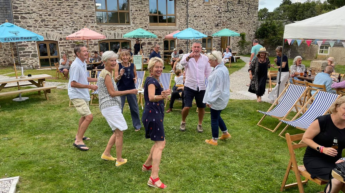 HubRame's tweet photo. Sunday sessions @HubRame 17 July
Bring. It. On. https://t.co/yCqS5JH9Ur
🥙🍻🥂🎤🎸💃
#sundaysessions #summervibes #summer2022 #musicincornwall #liveevents #eventvenue #eventsincornwall #cornwall #swisbest #music #lovecornwall #richardjames #beergardencornwall #livemusic #guitar https://t.co/H3ZVSFhE1r
