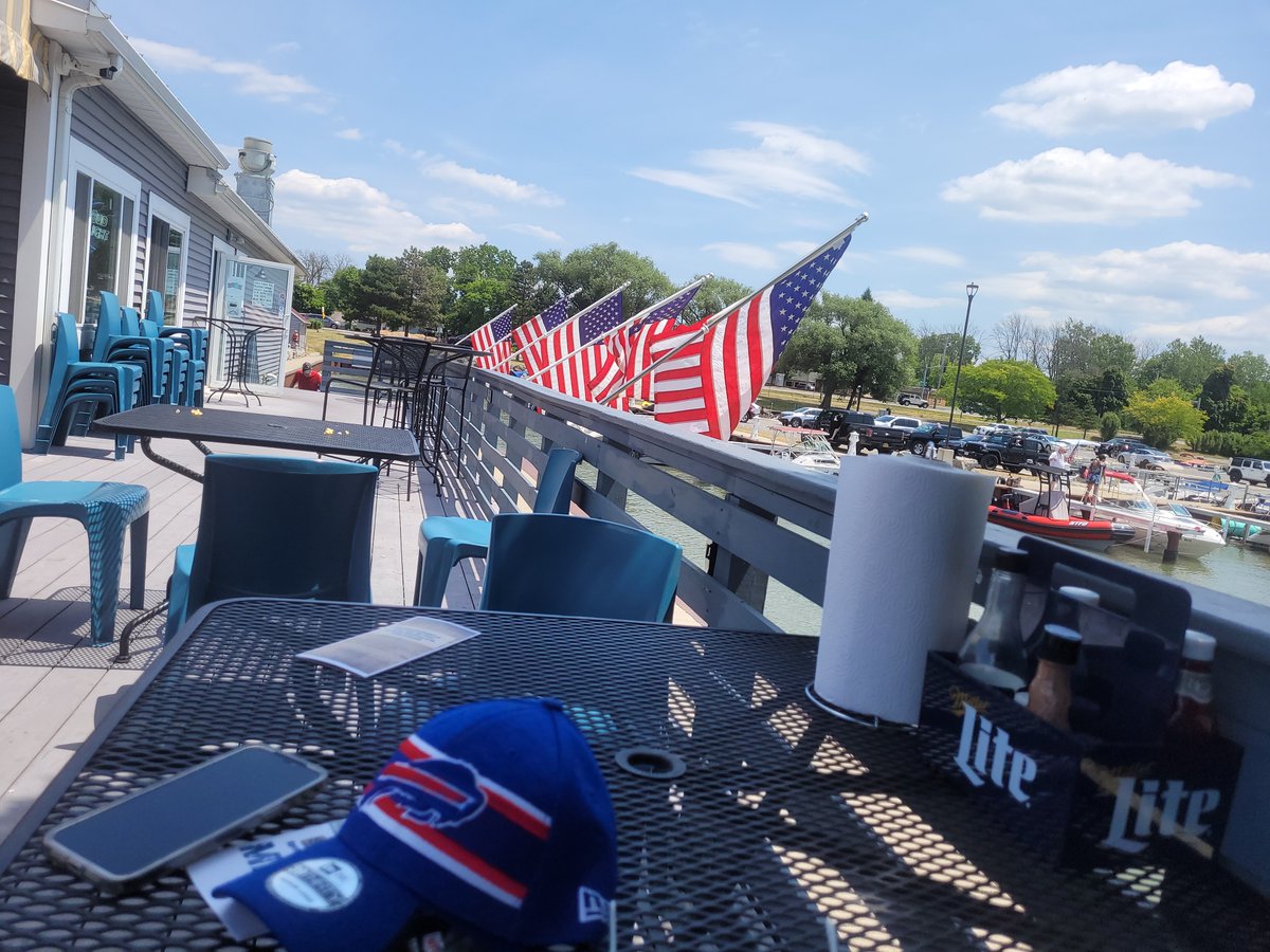 BuffaloInABox's tweet photo. Its Funny When You Don't Remember, But #Yolo
#BillsMafia
https://t.co/MaLsFizt9i #BornAndRaised
#BuildingBuffalo #OneBuffalo
#BuffaloFoodShipped https://t.co/lzul58XGor
