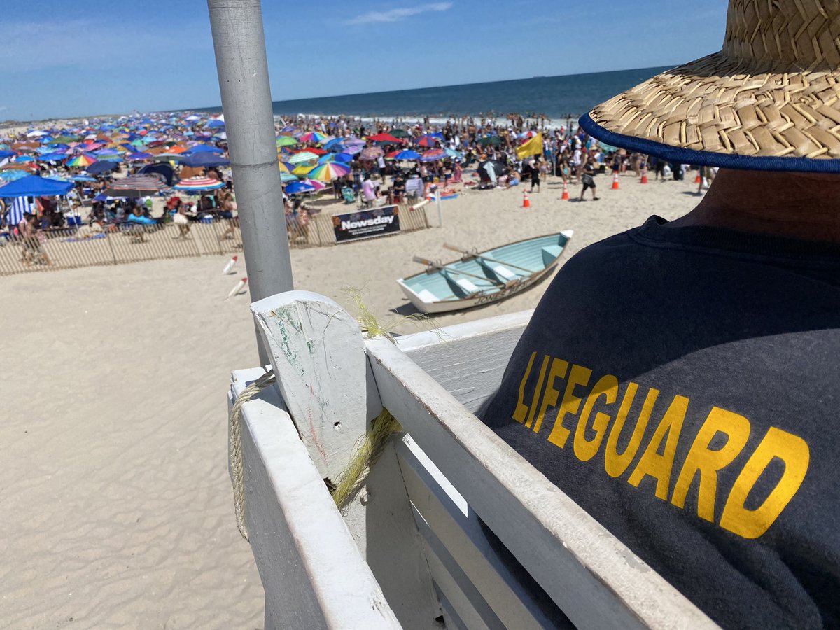 BucketBuoy's tweet photo. Another Jones Beach 4th of July success! 🎇🎇Water rescues, medical calls, and missing children by the dozens ALL DAY long across our 
beautiful @nystateparks. We couldn’t have asked for a more picture perfect weekend. Hope everyone enjoyed their beach time!🎆☀️🌊 #jblc https://t.co/Rm5X82BYLX