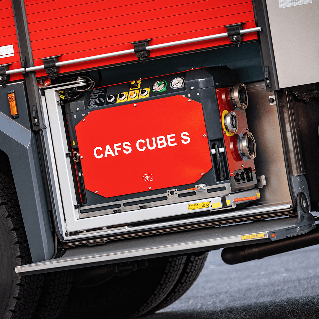 The water-powered engine of the RFC CAFS Cube S means that all existing fire trucks with a water or portable pump can be equipped with the small, cost-effective CAFS at minimal expense &amp; without any major conversion work. 🚒
👉 bit.ly/3AeYses
#everythingforthatmoment