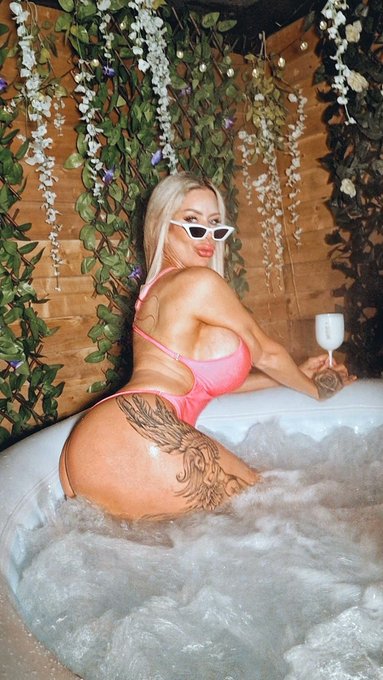 Wanna join me in my hot tub ??  🍆👅💦  #biglips #girlswithtattoos #hottubparty #blondehair #bigtits #sideboob<a href="/tag/biglips"class="tags">#biglips</a><a href="/tag/blondehair"class="tags"><span>#blondehair</span></a><a href="/tag/girlswithtattoos"class="tags"><span>#girlswithtattoos</span></a><a href="/tag/sideboob"class="tags"><span>#sideboob</span></a><a href="/tag/bigtits"class="tags"><span>#bigtits</span></a>
