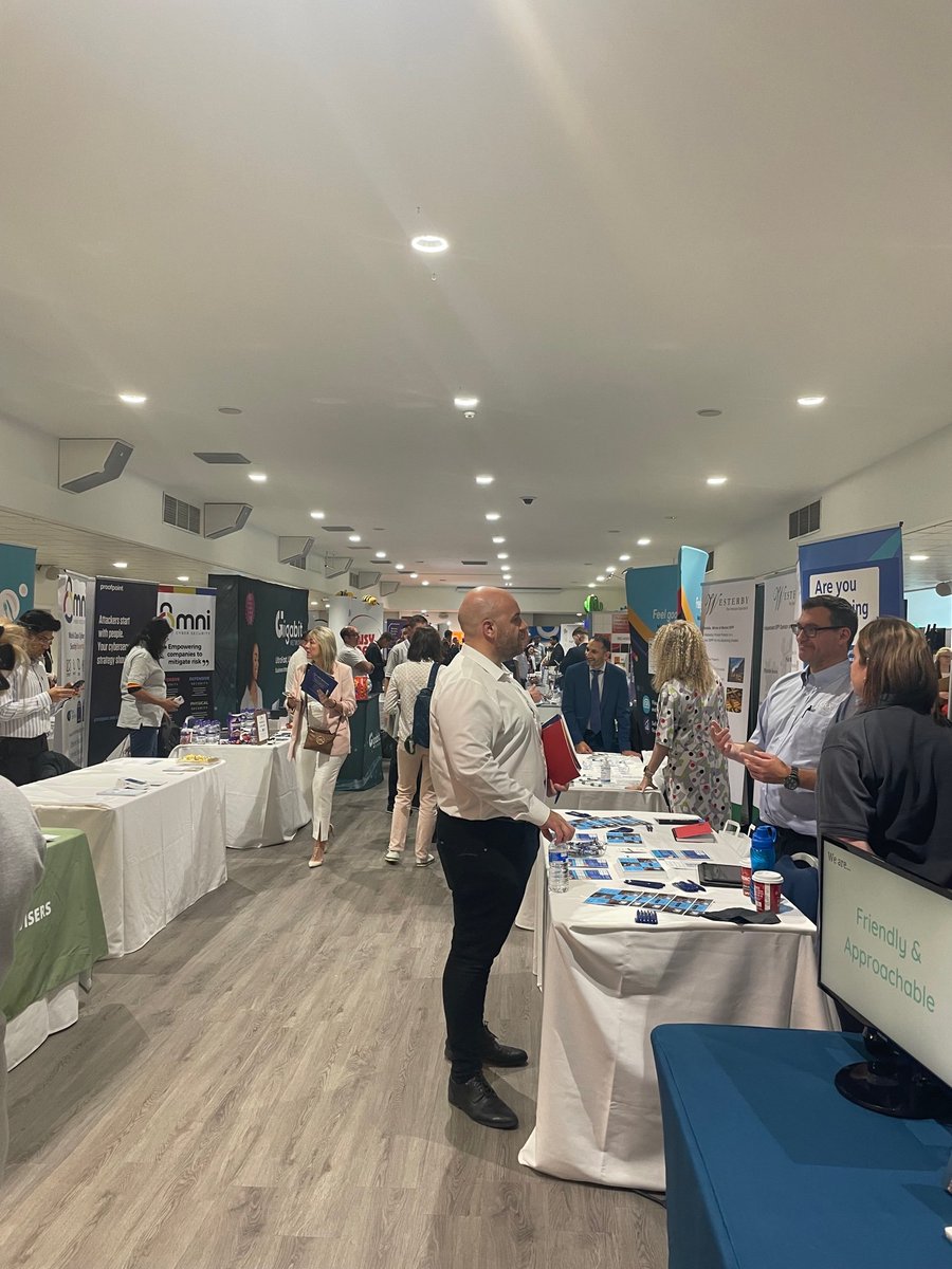 MacMartin tweet media