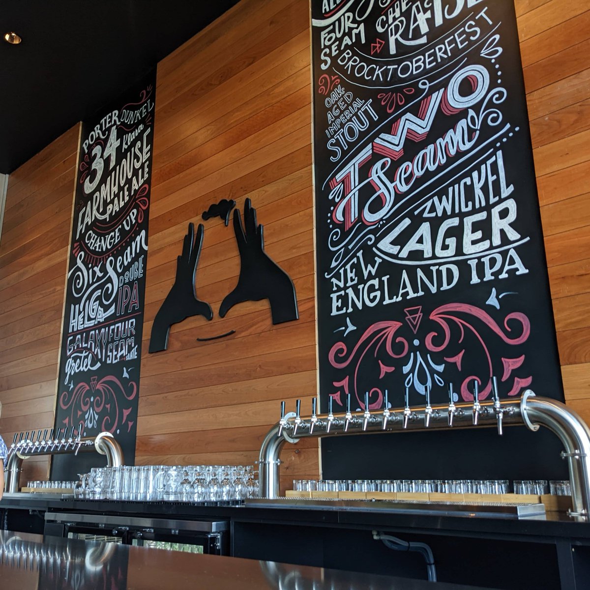 IdleHandsCraftAles tweet media