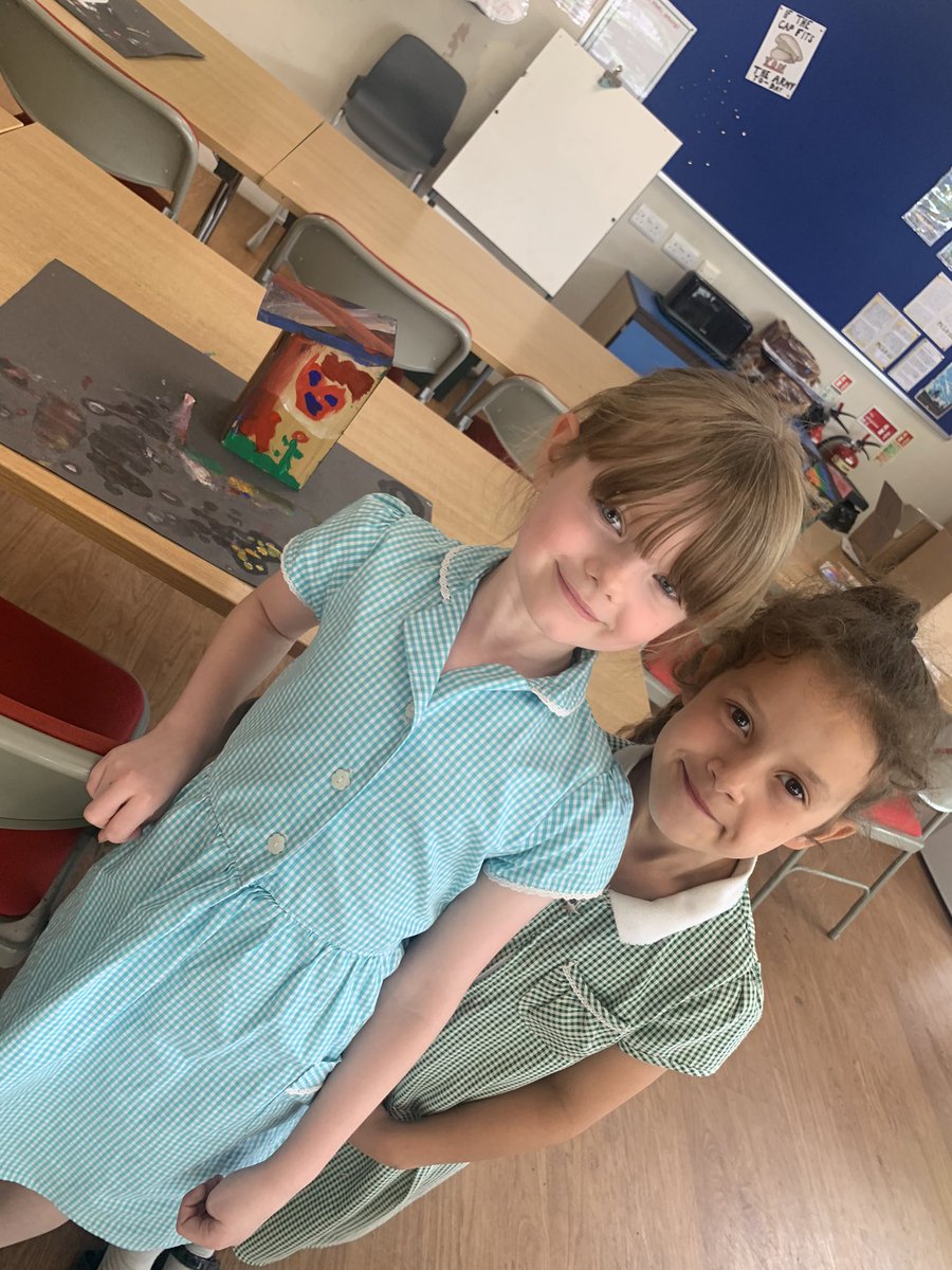 GDPS_TW8's tweet photo. Thank you to the #parks people of @LBofHounslow - we have started painting our #bird #boxes ready to be set up in @WatermansArts #Park
How wonderful for all the years to be involved in today! https://t.co/0mEXvjK1PO