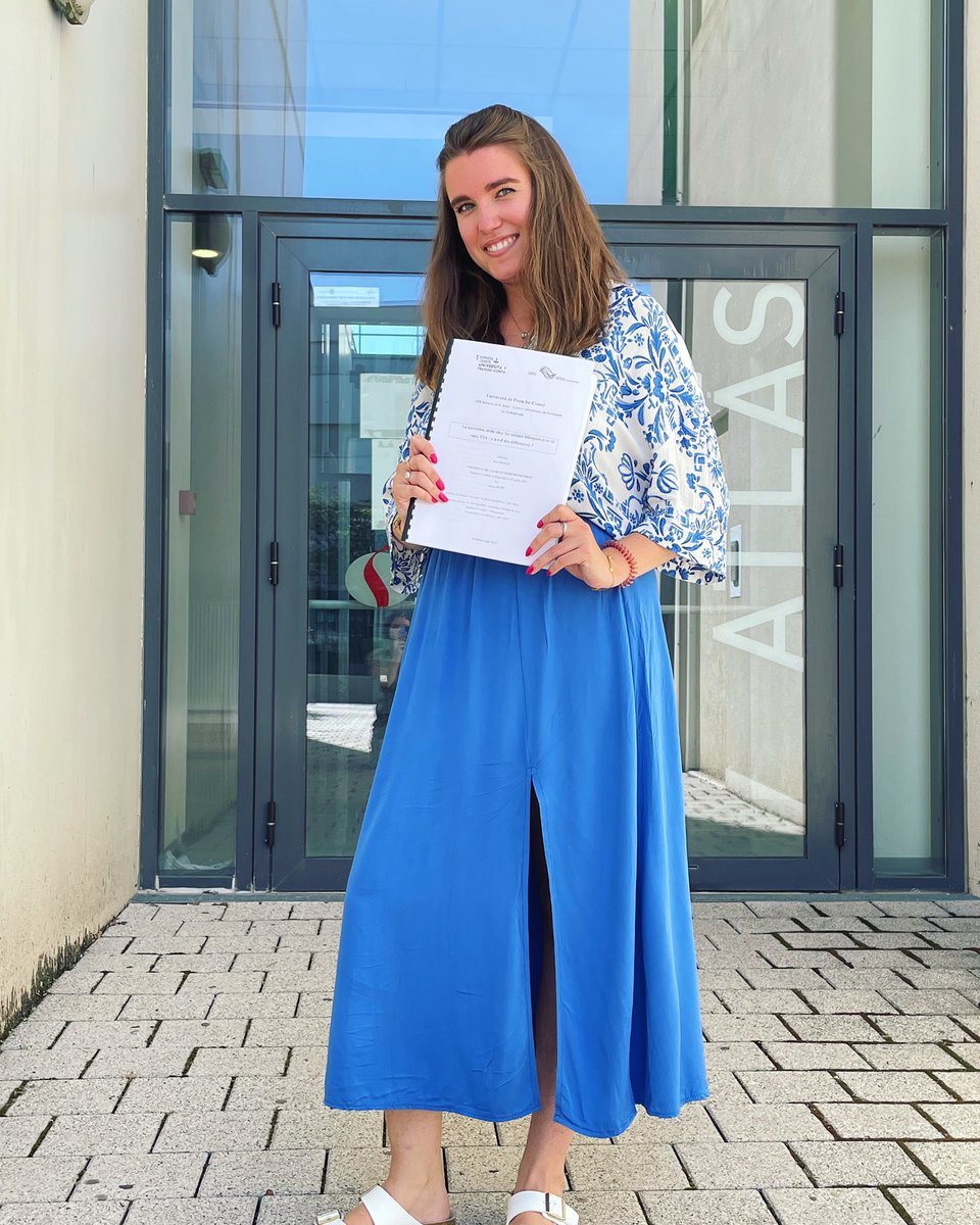 Manon 👽 tweet media