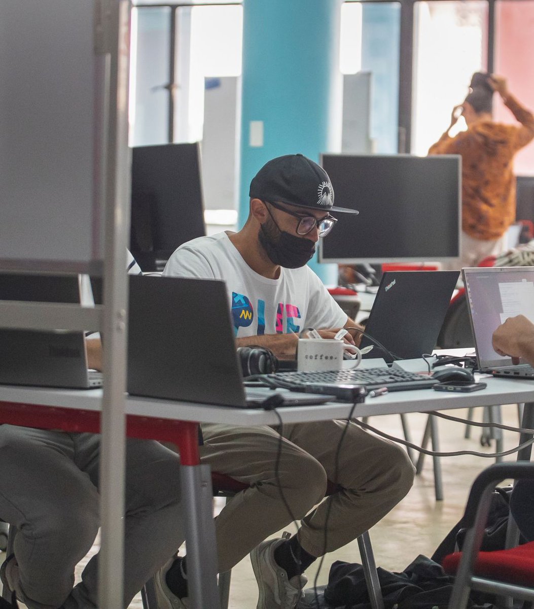 holbertonspr's tweet image. Cuando decimos que son 18 meses intensos… SON INTENSOS DE VERDAD. Pero sales de Holberton con las herramientas necesarias para dominar el mundo virtual. 
#programmingschool #hackyourfuture