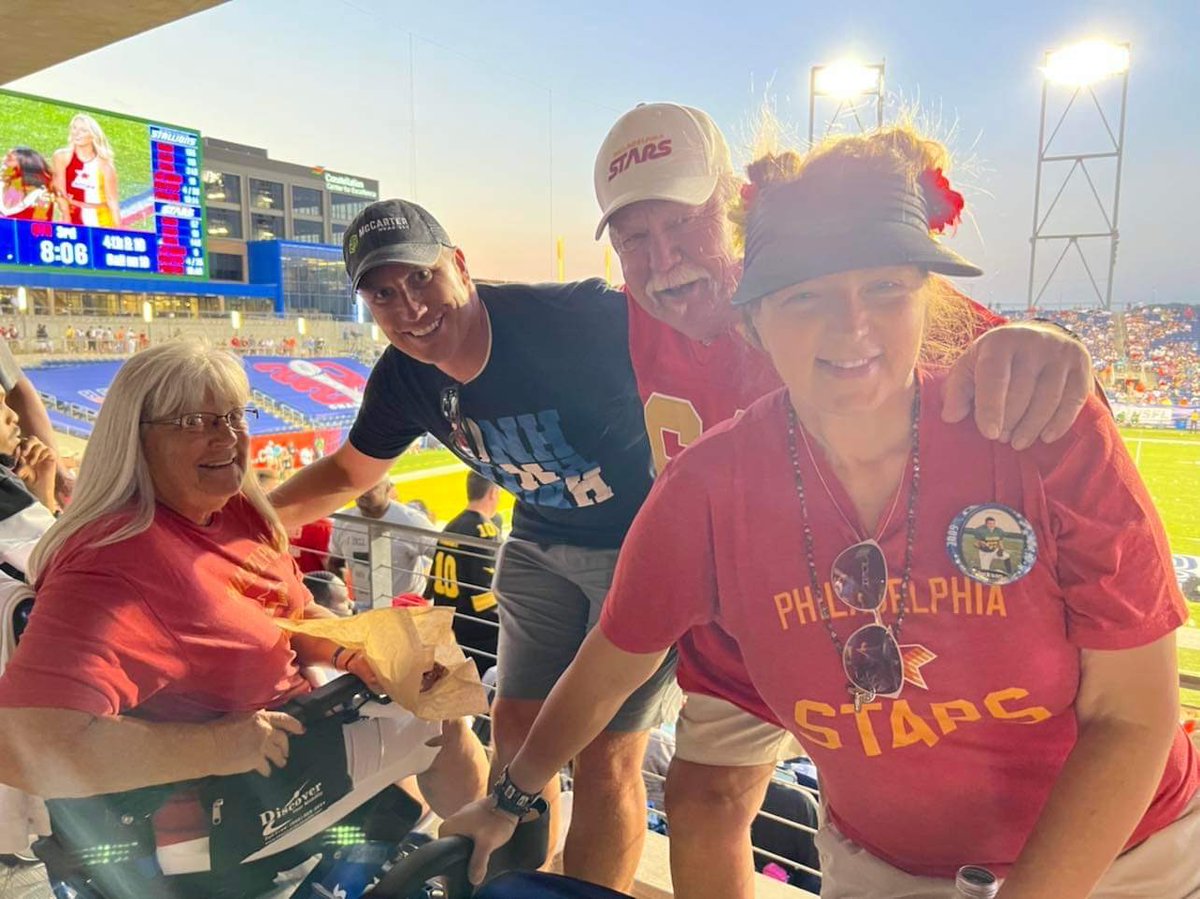 downtownJenBro1's tweet photo. Stars didnβt come away with the #USFL title but what a great game! Hereβs to giving it your all Jackson, love you so proud of youππ₯°πβ€οΈπβοΈ to running into old friends, making new ones, and on to the next game because #football #luvmyson @bigsteve_77 https://t.co/AAKWiJ7uEW