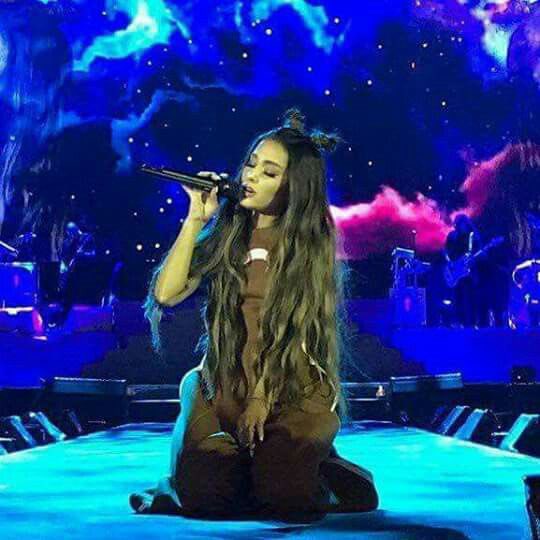 Ariana Grande Arg tweet media