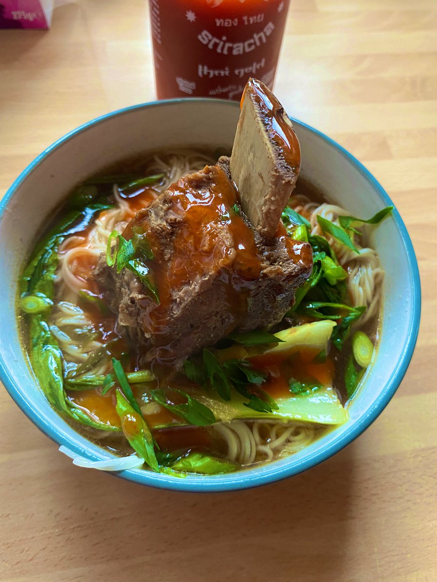 My Asian take on beef short ribs over noodles in broth and wow it was amazing.. I need to do more of this kind of food, next time it be done on my kamado!! #asainfood #foodies #bbqfam #noodledish #beefribs