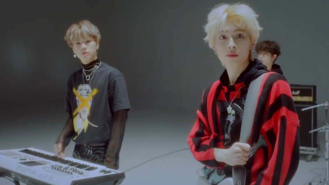 jisoogreatest's tweet photo. Eu NECESSITO de mais vídeos, teasers, fotos, stages QUALQUER CONTEÚDO com mais desses figurinos, ELES ESTÃO PERFEITOS!
ORIGIN OF XDINARY HEROES S2
#XdinaryOriginS2_EP2 #HelloWorld_D14
#XdinaryHeroes @XH_official https://t.co/sPV6blb1GP