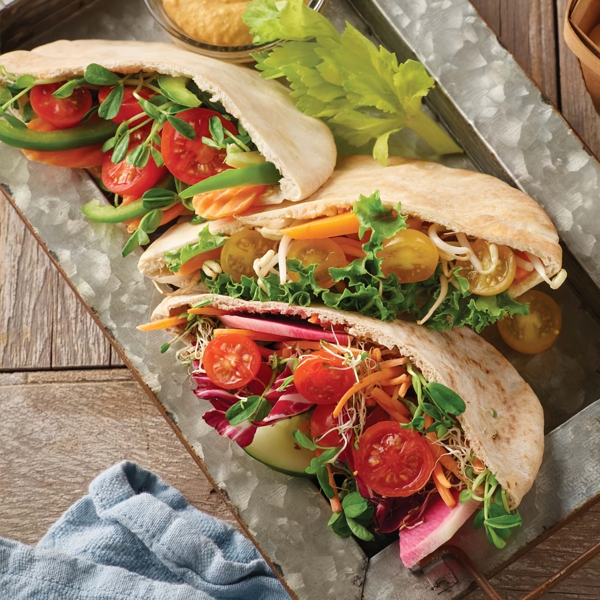NStomatoes's tweet photo. It’s #TacoTuesday,  but with a twist! Try out our Tomato Stuff-Its with our incredible Glorys® or Comets™. Click here for the recipe: https://t.co/GVKVzrHVr5  🌮💛🍅 

#TomatoRecipes #HealthyRecipes #PickedWithPurpose #TomatoesRaisedRight https://t.co/vulQQ37sY7