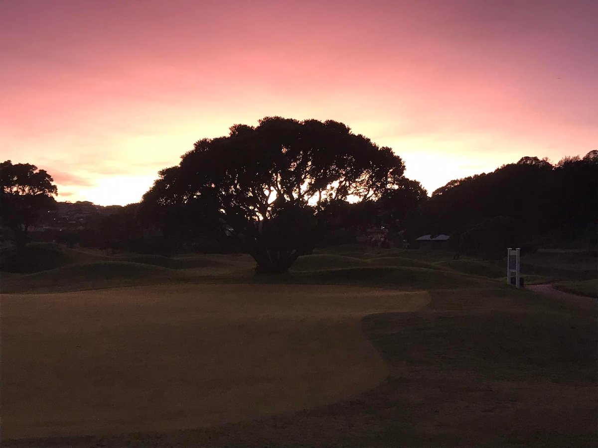 Sunrise at the Links! Shepherds warning? #PhotoOfTheDay #golf
