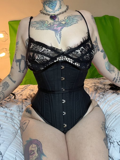 I need someone to worship me like the goddess I am.. come sacrifice your money to me!! Cashapp: $dejadelore<a href="/tag/goddess"class="tags"><span>#goddess</span></a><a href="/tag/findom"class="tags"><span>#findom</span></a><a href="/tag/moneyslave"class="tags"><span>#moneyslave</span></a><a href="/tag/payme"class="tags"><span>#payme</span></a><a href="/tag/paypigneeded"class="tags"><span>#paypigneeded</span></a>