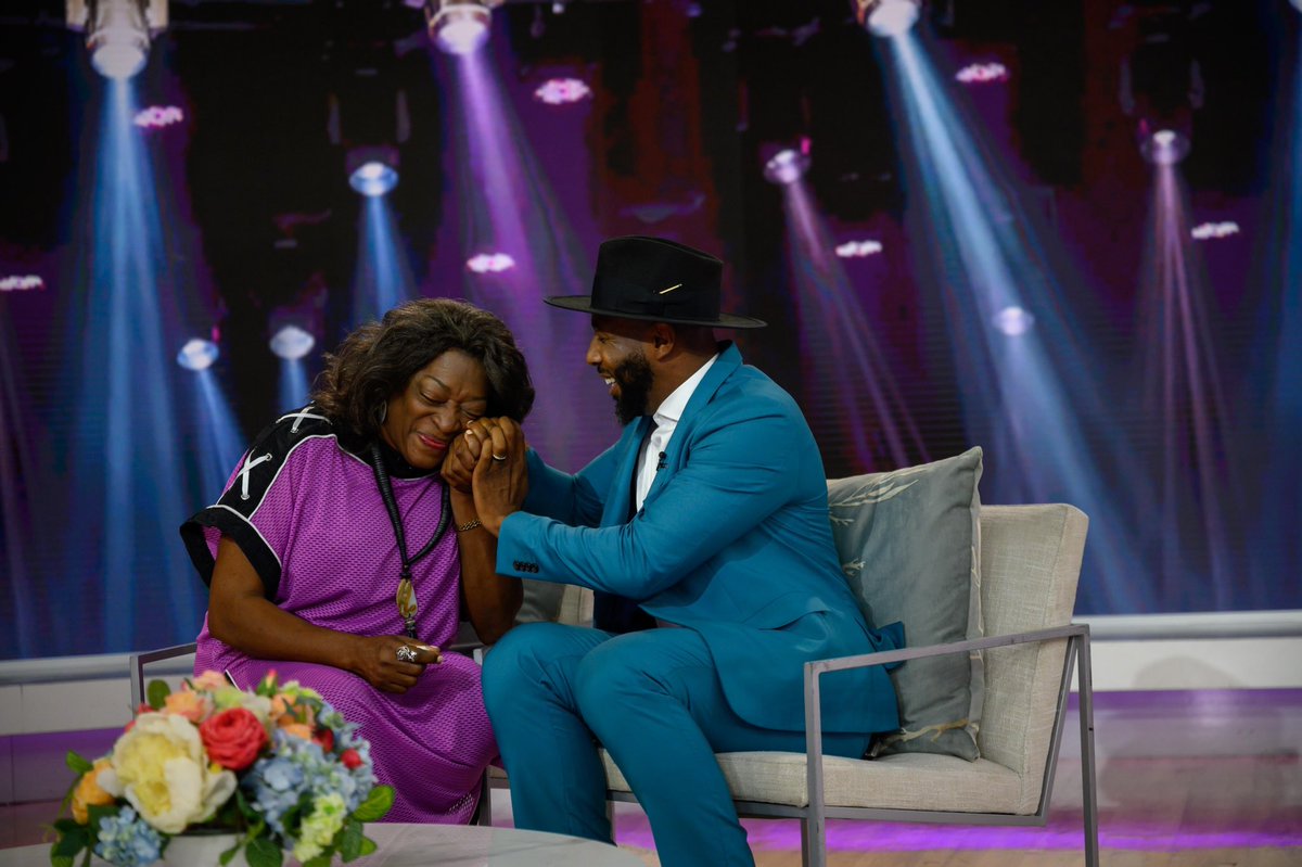 JennaSheinelle's tweet photo. So… we all cried over @official_tWitch and Dr. Stewart’s reunion, right? Asking for a friend 🥹 https://t.co/KEttFGrIek
