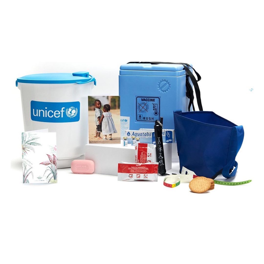 Regal blau🎁💙amb <a href="/unicef_es/">UNICEF España</a> ,el detall més solidari pel teu casament!
Sorprendràs els teus convidats,és un bonic detall amb el qual ajudaràs a nens i nenes que necessiten amb urgència medicines, aliments, roba i educació. #regalblau #detallsolidari #casarseacatalunya #convidats