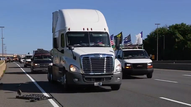 KATVNews's tweet photo. A convoy of trucks protested along #DC area highways Monday morning, briefly blocking off traffic on #Interstate270 and #Interstate95. https://t.co/pvr6AMHUNN https://t.co/kU7KmEP9vP
