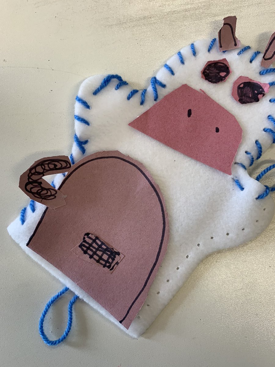 Miss Roberts tweet media