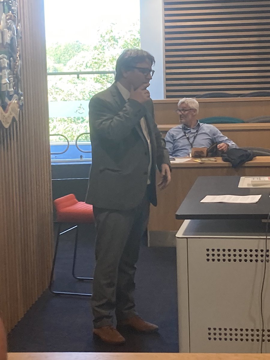 The beginning of @pnjackson101’s inaugural professorial lecture - looking at how he came to research and the new turn to emotion within his work. Includes huge (and well deserved) thanks to @nick_petford for bringing @SearchltArchive to @UniNhantsNews.