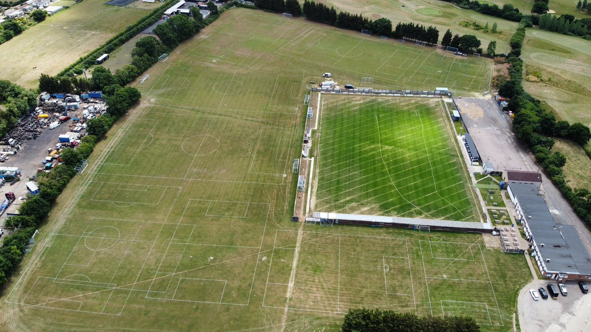 sgc_ltd's tweet photo. Initial Line Marking of 4x 11v11, 1x 9v9, 3x 7v7 and 2x 5v5 football pitches today in just 4 hours at @HullbridgeFC with our @TM_RobotsUK/@tmr_robots Jolene and our new second robot Dolly.

Book now for winter sport initial marking.

@rigbytaylor 
@billymustard 
@EssexCountyFA https://t.co/mXm4hTfj8b