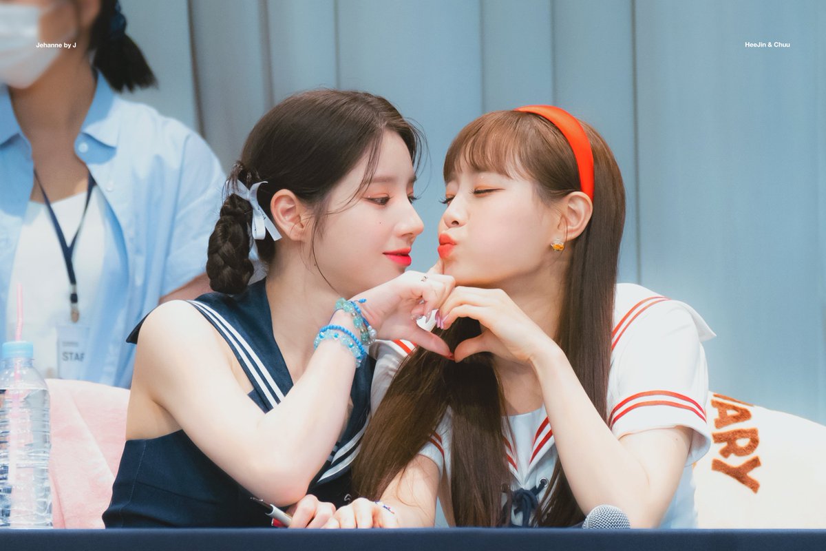 jehanneloona's tweet photo. 220703 #이달의소녀 #LOONA 
#희진 #HeeJin #츄 #Chuu 
by J https://t.co/WDhLiRui9r