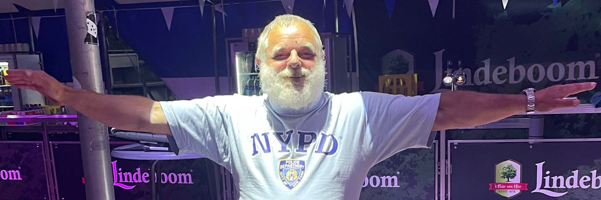 Soms heb je van die vrijwilligers die je gewoon even in het zonnetje wil zetten. Charlie is er ook zo een.

svheythuysen.nl/nieuws/hulde-a…