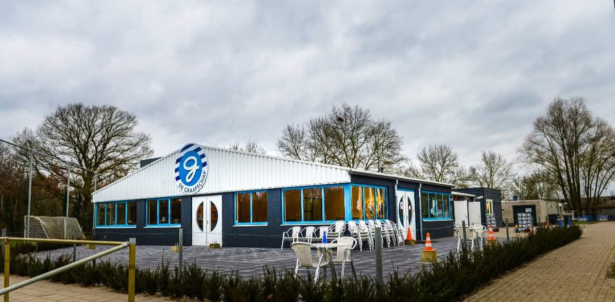DeGraafschapJO's tweet photo. 𝑱𝒆𝒖𝒈𝒅𝒔𝒄𝒐𝒖𝒕𝒔 𝒈𝒆𝒛𝒐𝒄𝒉𝒕 👀 

Voor het komende seizoen 2022/2023 is De Graafschap Jeugdopleiding nog op zoek naar jeugdscouts om het team te versterken⚽️ 

Zie jij dat zitten? Lees meer op onze website! 👇

https://t.co/1l0oawWSsG https://t.co/brsDY6YepF