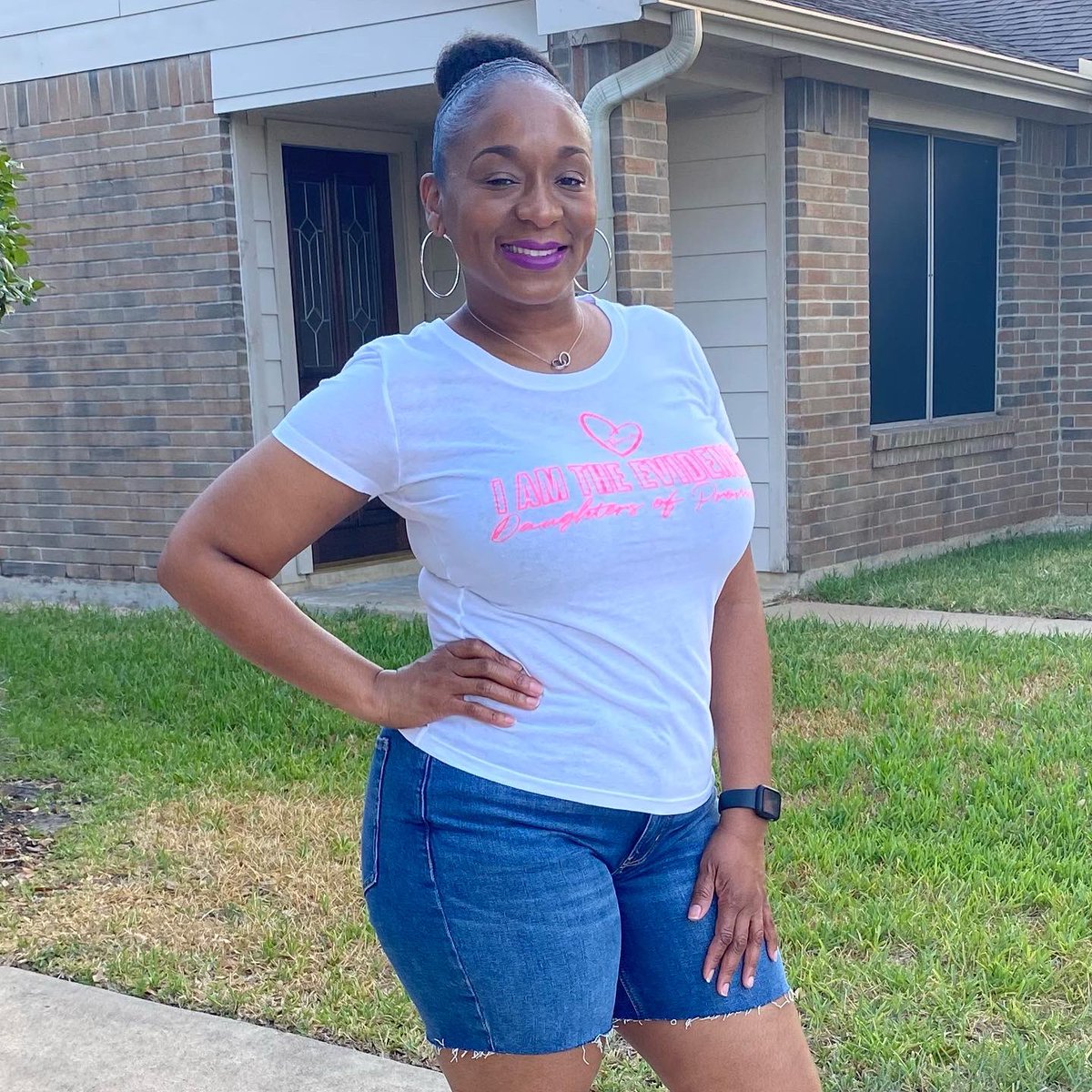 Summer break is always such a blessing for some much needed self care. I’ve been more disciplined in my eating by doing <a href="/ww_us/">Weight Watchers</a> and I worked out every day in June and will do the same in July. 🙏🏽💪🏽🤜🏽🤛🏽
#popoutseason
#weightwatchers
#selfcare
#mevsme