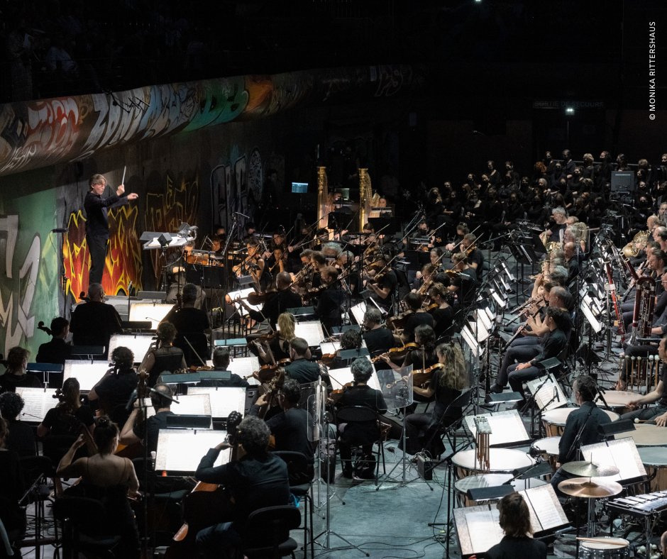 festival_aix's tweet photo. [ RÉSURRECTION - MAHLER ] Une expérience intime et collective du rapport à l’au-delà, à découvrir jusqu’au 13 juillet au Stadium de Vitrolles🖤
🎞 + de photos
https://t.co/LYmjrFx1Jn
#resurrection #mahler #castellucci #salonen #OdP #festivalaix https://t.co/f1lyvXrcQh