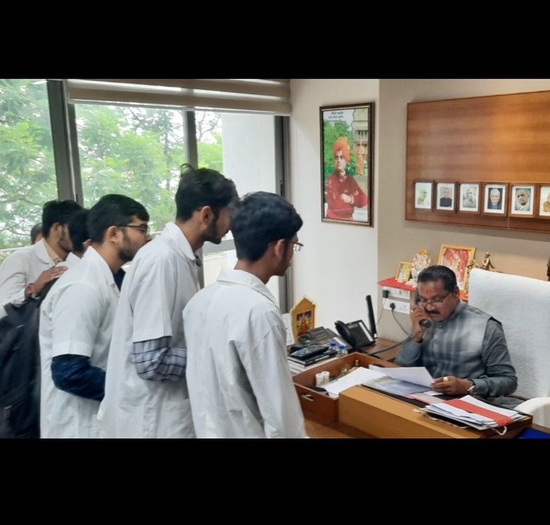 msagmcbhavnagar's tweet photo. 4th July 

Meeting with 
Shri Jitubhai Vaghani and Shri Kiritsinhji Rana discussing the struggles and issues students will face due to GMC, Bhavnagar demolition &amp; relocation.
Thankful to them for listening to our issues &amp; hoping for a quick action!

#justice_for_GMCB
#save_GMCB https://t.co/aHjbexUNIN