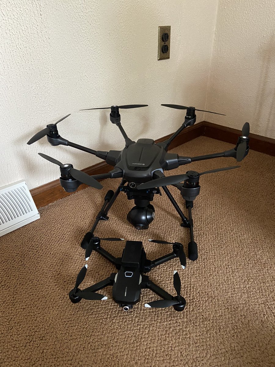 RetroTechorDie's tweet photo. Don't talk to me or my son ever again

@YuneecAviation #yuneec #drone #TyphoonH #MantisQ https://t.co/yTfxj0VXI9