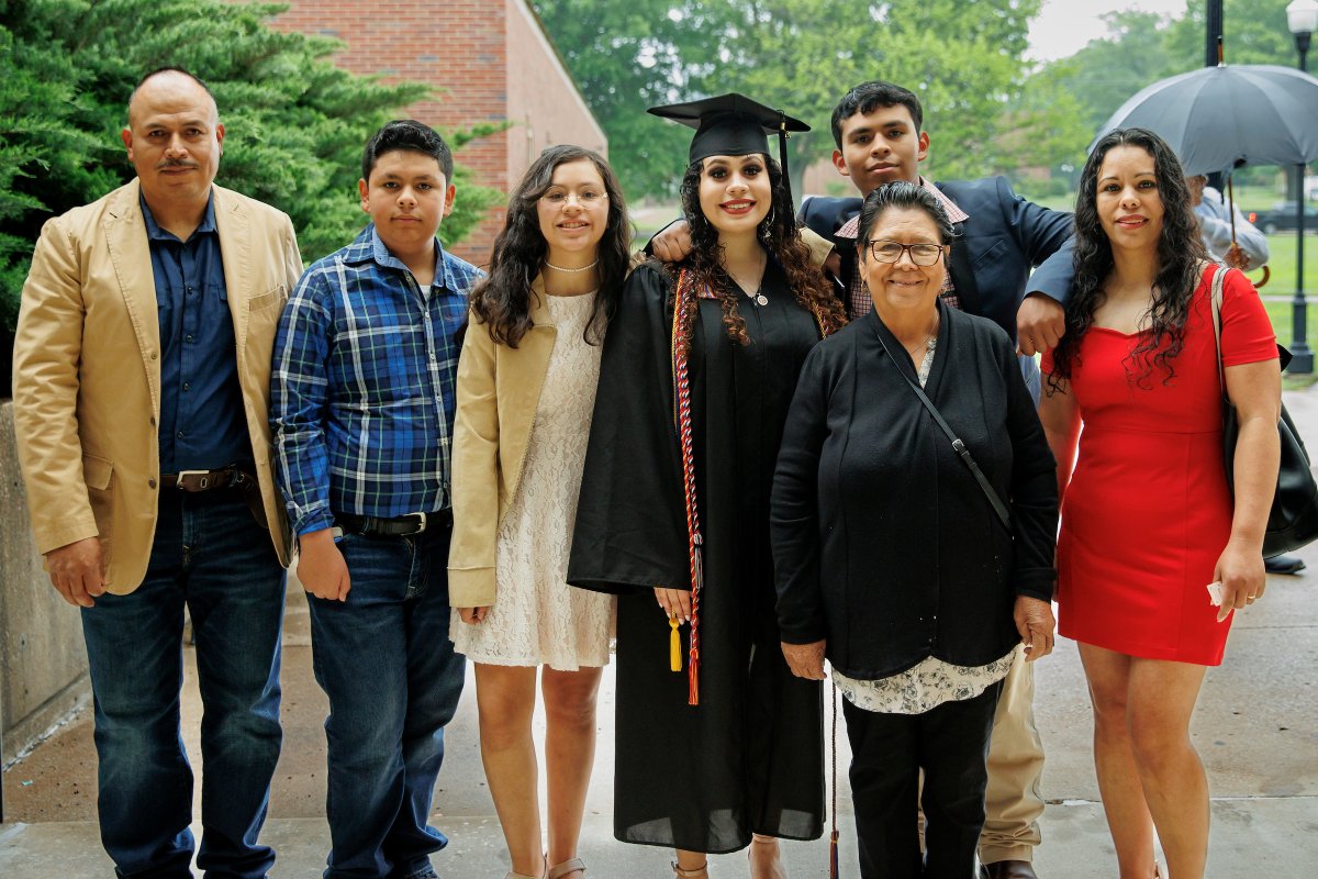 utmartin's tweet image. From learning English to earning a degree - Sinahi Carrizales continues to inspire those around her! Read more at utm.edu/news/2022/07/0…. #beUTMproud #utmgrad