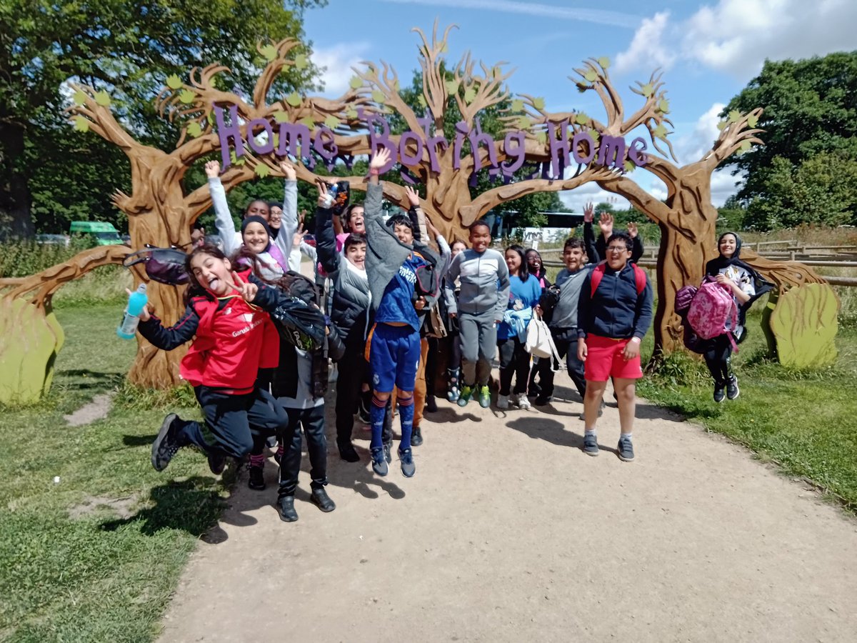 KingsleyLpool's tweet photo. Time for home boring home! @BeWILDerwoodCHR #Class6M #Class6P https://t.co/N2vXbCF1IO