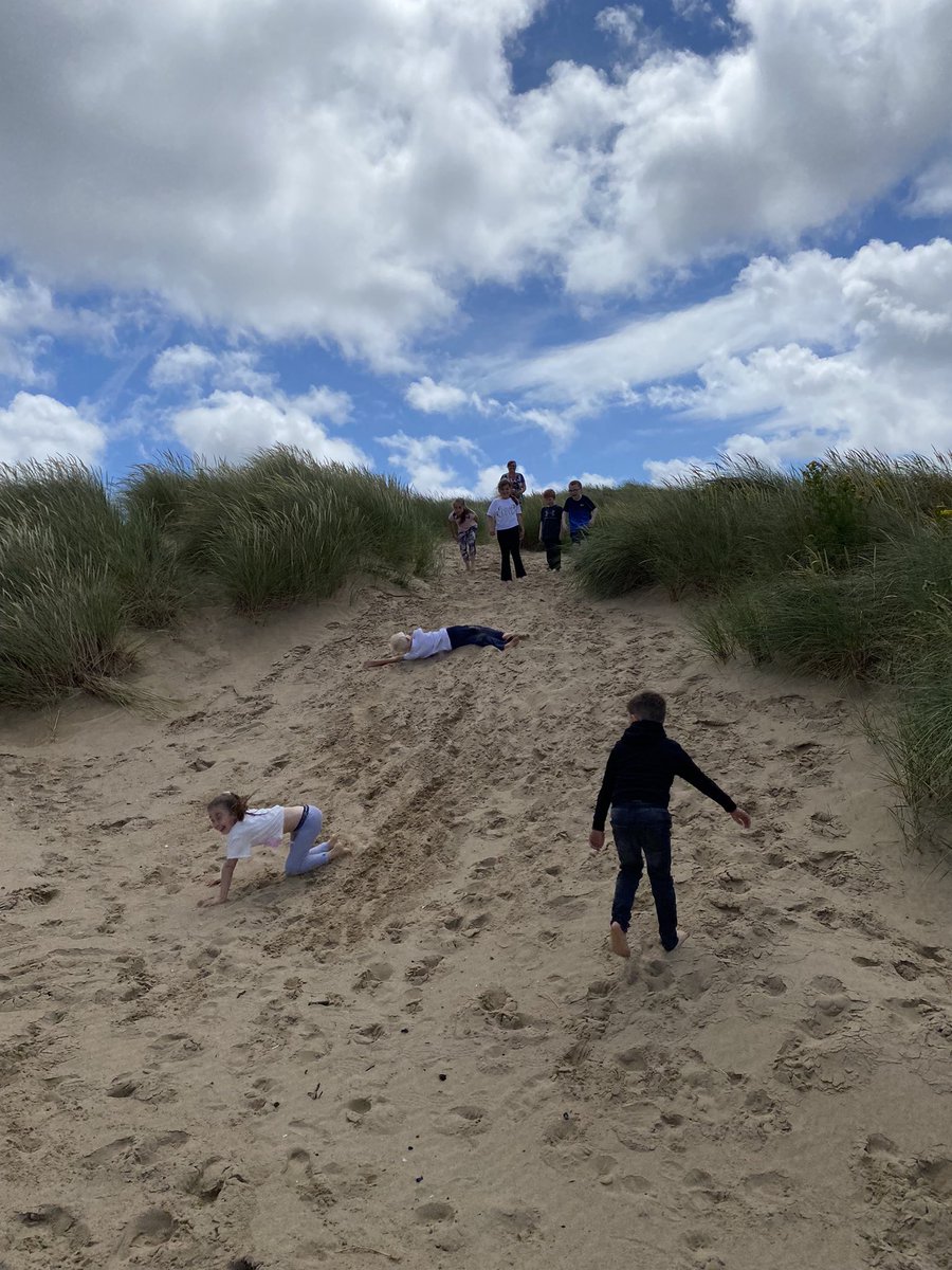 Year 3 have had a wonderful time at the beach!