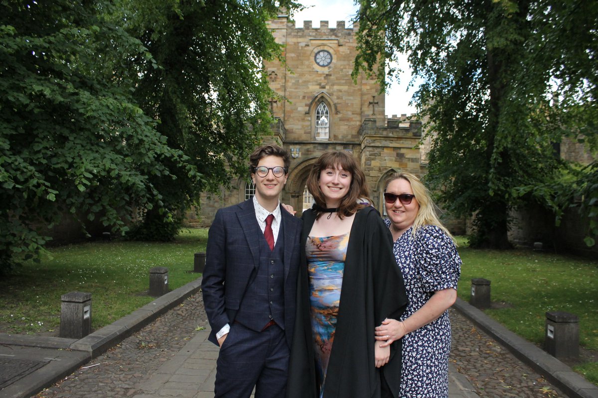 jack of all trades, master of physics :))

<a href="/durham_uni/">Durham University</a> <a href="/vanmildert1965/">Van Mildert College</a>