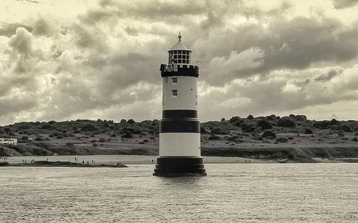 Around the coast our beautiful island  #Anglesey #wales #ynymon #northwales @S4Ctywydd  @behnazakhgar @WeatherAisling @DerekTheWeather @ChrisPage90 @AngleseyScMedia @ITVCharlieP @kelseyredmore  @Ruth_ITV @RhunapIorwerth