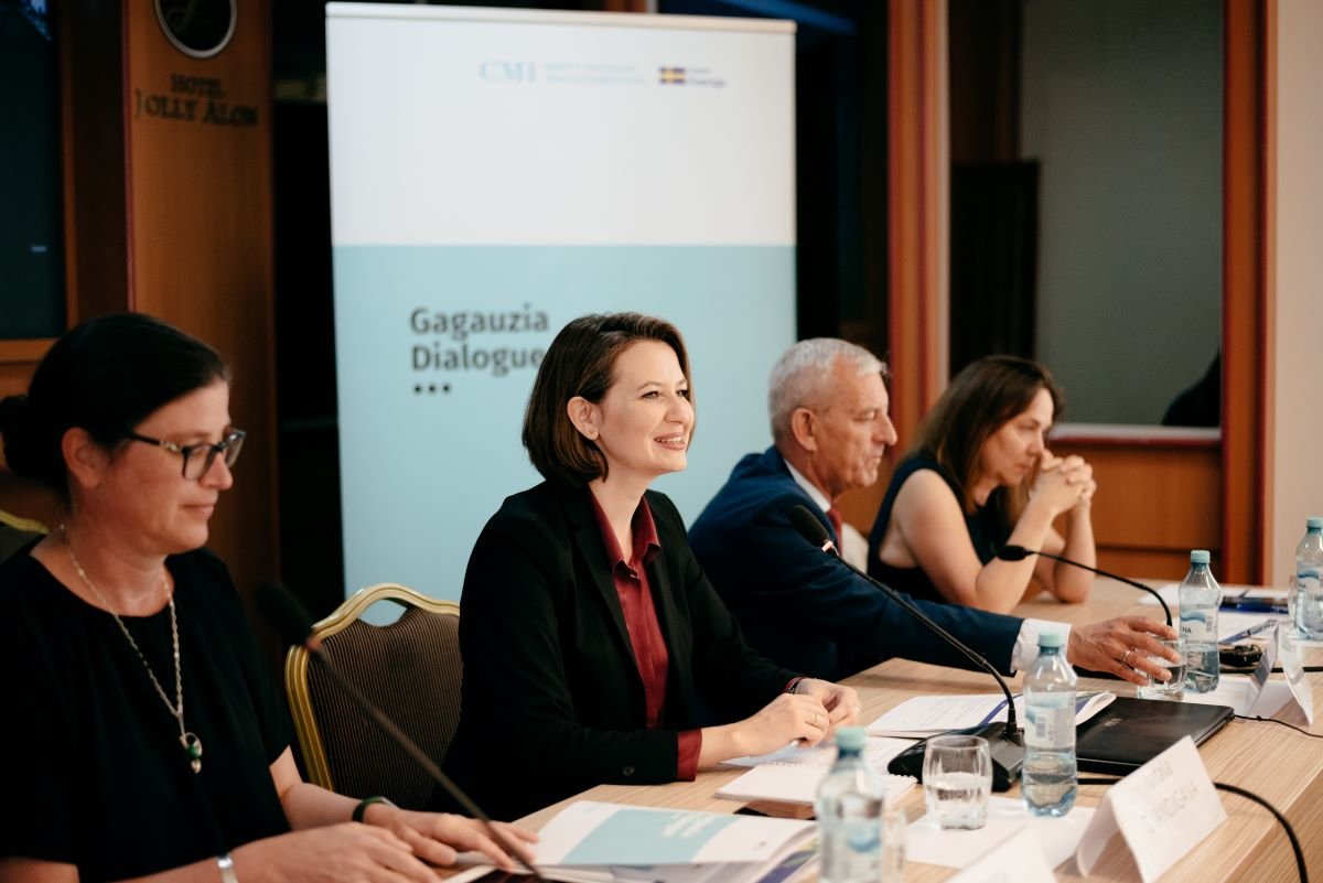 cmioffice's tweet photo. CMI has developed a report “Analysis of arrangements and institutional relations between central authorities and Gagauz autonomy” with the support of Sweden. The report is a result of a wide participatory process.

Read more and find the report here:
https://t.co/HXYvZ9hIib https://t.co/ZKoF01GkAl