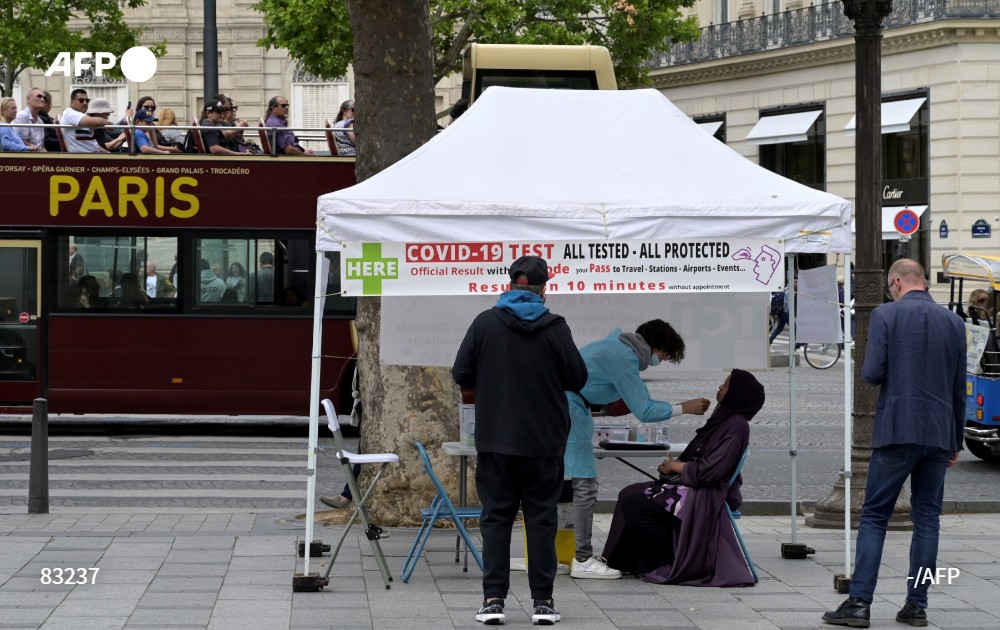 afpfr's tweet photo. Le nombre de contaminations au #Covid19 "devrait légèrement dépasser les 200.000" sur les dernières 24 heures, annonce le ministre de la Santé François Braun lors d'une audition à l'Assemblée nationale #AFP https://t.co/OvYXqgqmeK