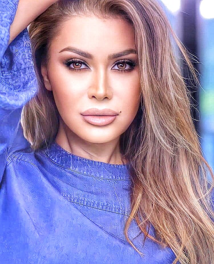 أقولك أونلاين (@aolak_online) on Twitter photo النجمة الذهبية #نوال_الزغبي تعايد #الجزائر و شعبها بمناسبة عيد الاستقلال
<a href="/NawalElZoghbi/">Nawal El Zoghbi - نوال الزغبي</a>
#عيد_الاستقلال #الجزائر_60_سنة_استقلال
#أقولك_أونلاين النجمة الذهبية #نوال_الزغبي تعايد #الجزائر و شعبها بمناسبة عيد الاستقلال
<a href="/NawalElZoghbi/">Nawal El Zoghbi - نوال الزغبي</a>
#عيد_الاستقلال #الجزائر_60_سنة_استقلال
#أقولك_أونلاين