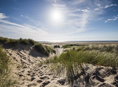 LandersCait's tweet photo. Looking forward to #chat4 on Thursday 8 to 9pm, topic: P4C on the Beach. A place made to think +ask big questions. Come and join us for free sharing of ideas Post your favourite beach and why to begin the thinking @bethan_garrett @rhiannoncor @EHU_FOE @VickyKJamieson @MJFulford https://t.co/Xjy8vhCSjU