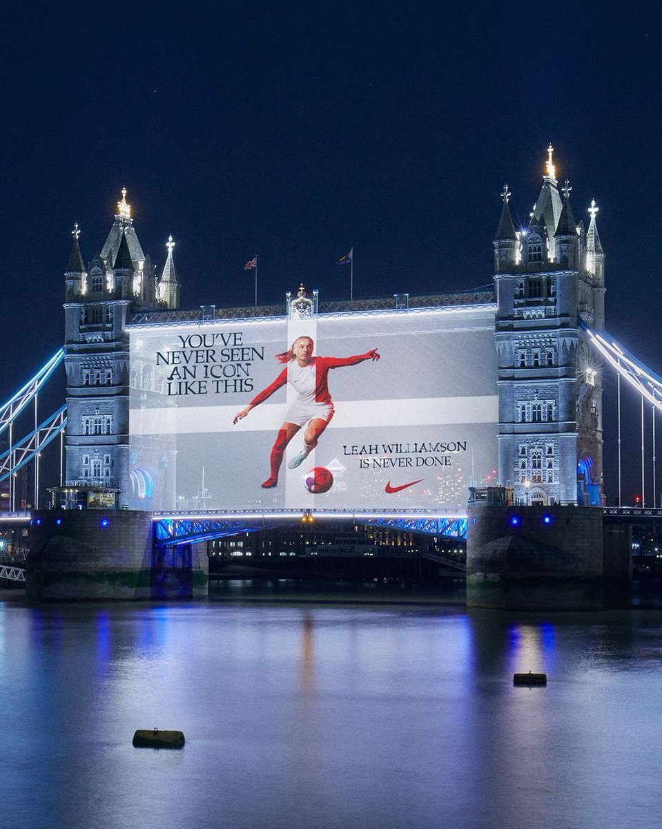 kineticwwUK's tweet photo. .@nikelondon's epic #OOH projections onto iconic British landmarks ahead of the EUFA Euros 2022 celebrate the England Lionesses' standout characteristics: power, defence, icon, speed. 

#NeverSettleNeverDone #BatterseaPowerStation #ThamesBarrier #TowerBridge #NationalGallery https://t.co/sNOFTY2fIi