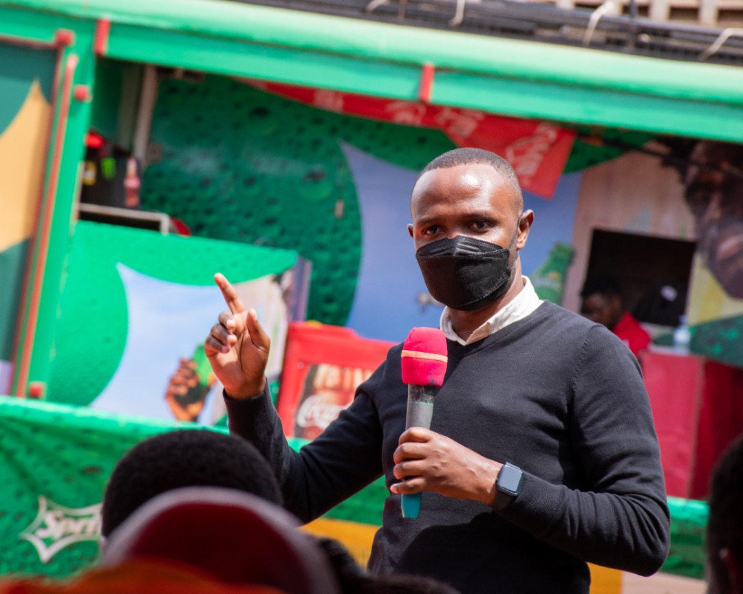 CocaColaBevUg's tweet photo. Officials from @KCCAUG endorsed the partnership & share their passion for a #worldwithoutwaste applauding @centurybottling for the innovation with the new clear, easily recyclable sprite bottle #NewLook #BetterTaste
@RecyclingUg
#WorldWithoutWaste #RefreshUG #RecycleUG https://t.co/s1CnQ4K7Rl