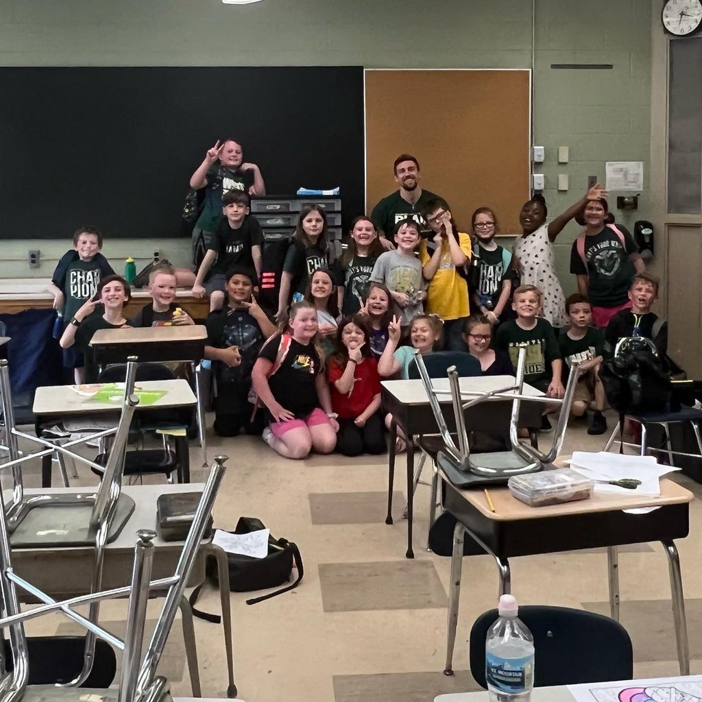 TNDO_Seth's tweet photo. I am leaving education.. ❤️ #NextChapter https://t.co/4kvGudAXIz