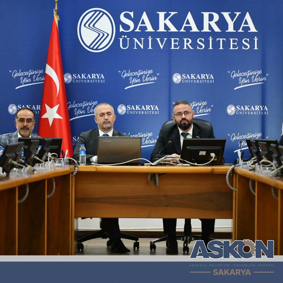 SakaryaAskon's tweet photo. Sakarya Üniversitesi ve ASKON Şubemiz arasında gerçekleştirilen toplantıya ASKON Yönetim Kurulu Üyelerimiz ve Sakarya Üniversite Rektörü, Rektör Yardımcıları, Dekanlar ve Akademisyenler katılım sağladı.Toplantıda Üniversite Sanayi İşbirlikleri hakkında ortak projeler konuşuldu. https://t.co/PLChuzUmn2
