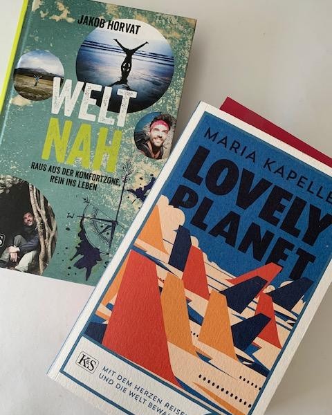 📙 BÜCHER: LESE GERADE FOLGENDE ...

LOVELY PLANET:
Reisen kritisch betrachtet und wie man Reisen sollte.

WELTNAH - Raus aus der Komfortzone, rein ins Leben
ein Fernsehjournalist hat das Leben dicke und will mit einer langen Reise mit wenig Geld sich und die Welt kennen lernen.